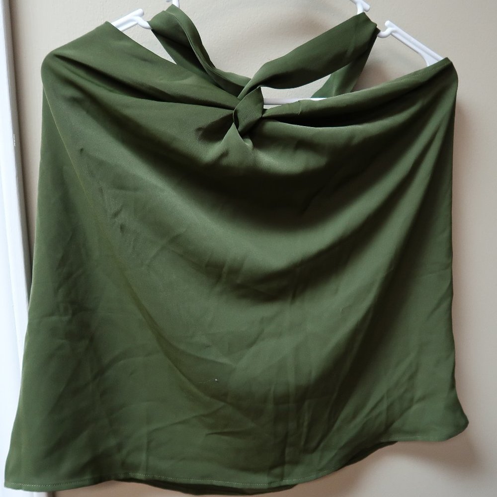 Size SmallGreen Cross Over Top